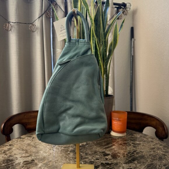 Free People We the Free Soho Convertible Sling Green Women’s Leather Bag NWT - Picture 3 of 14